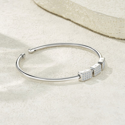 Élan Moissanite Open Cuff Bracelet Platinum-Plated 925 Silver