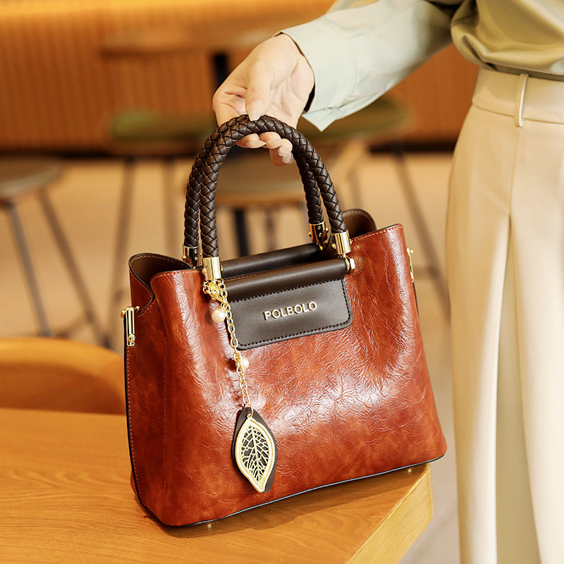 ÉLÉGANCE Structured Leather Tote