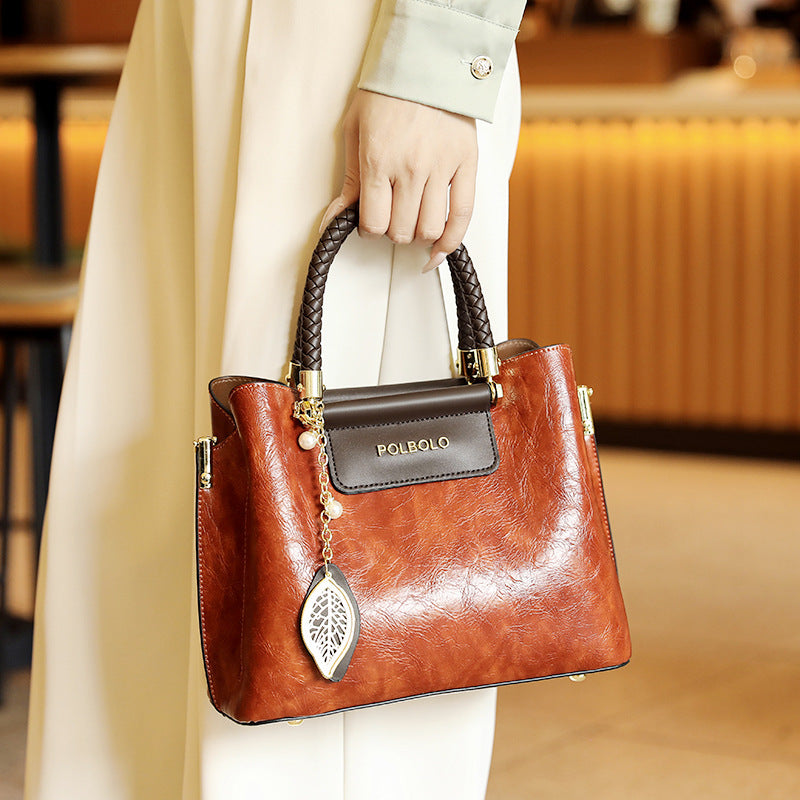 ÉLÉGANCE Structured Leather Tote