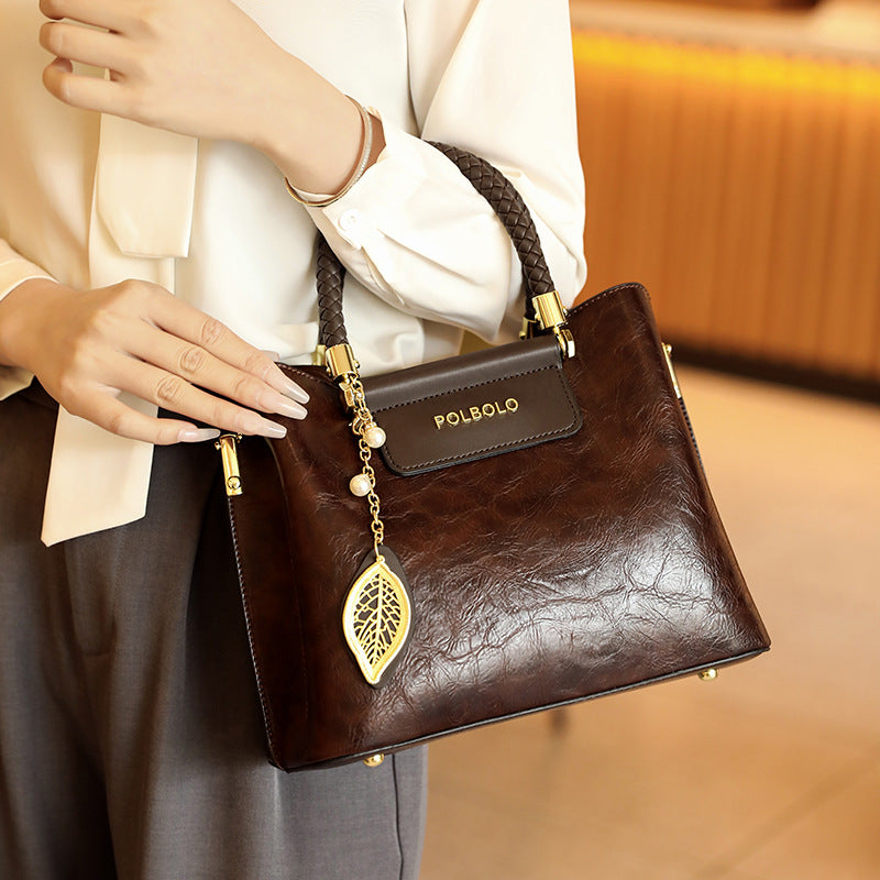 ÉLÉGANCE Structured Leather Tote