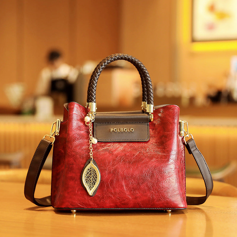 ÉLÉGANCE Structured Leather Tote