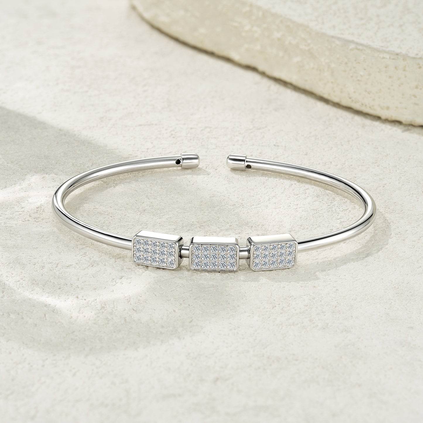 Élan Moissanite Open Cuff Bracelet Platinum-Plated 925 Silver