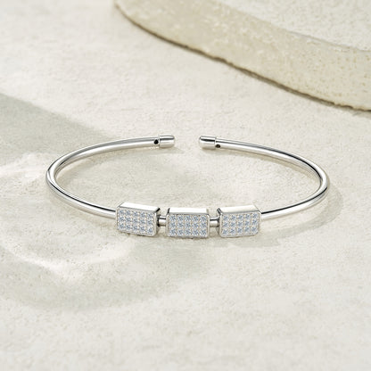 Élan Moissanite Open Cuff Bracelet Platinum-Plated 925 Silver